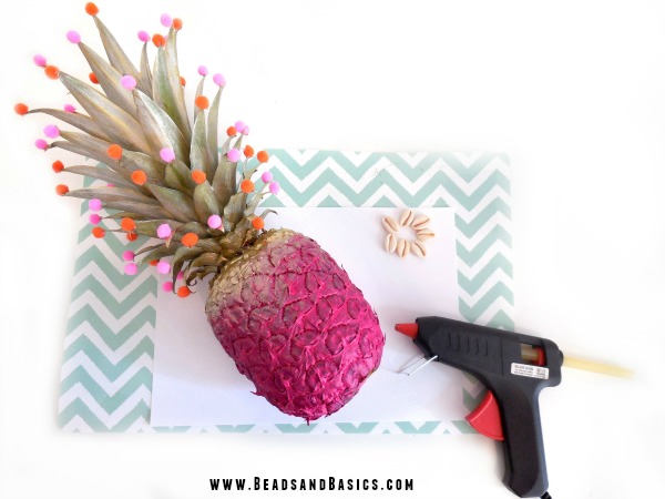 diy tutorial pink ananas sieraden display 5