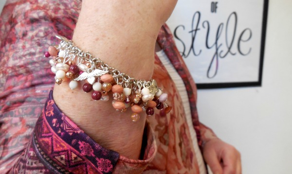zelf een sieraden workshop geven - bedel armband roze en paars